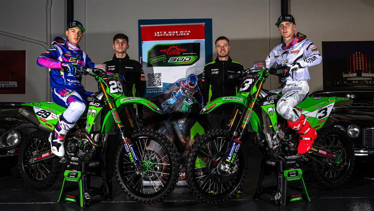 Image of Team Bud Racing riders and mechanics, which use Factory Links products.